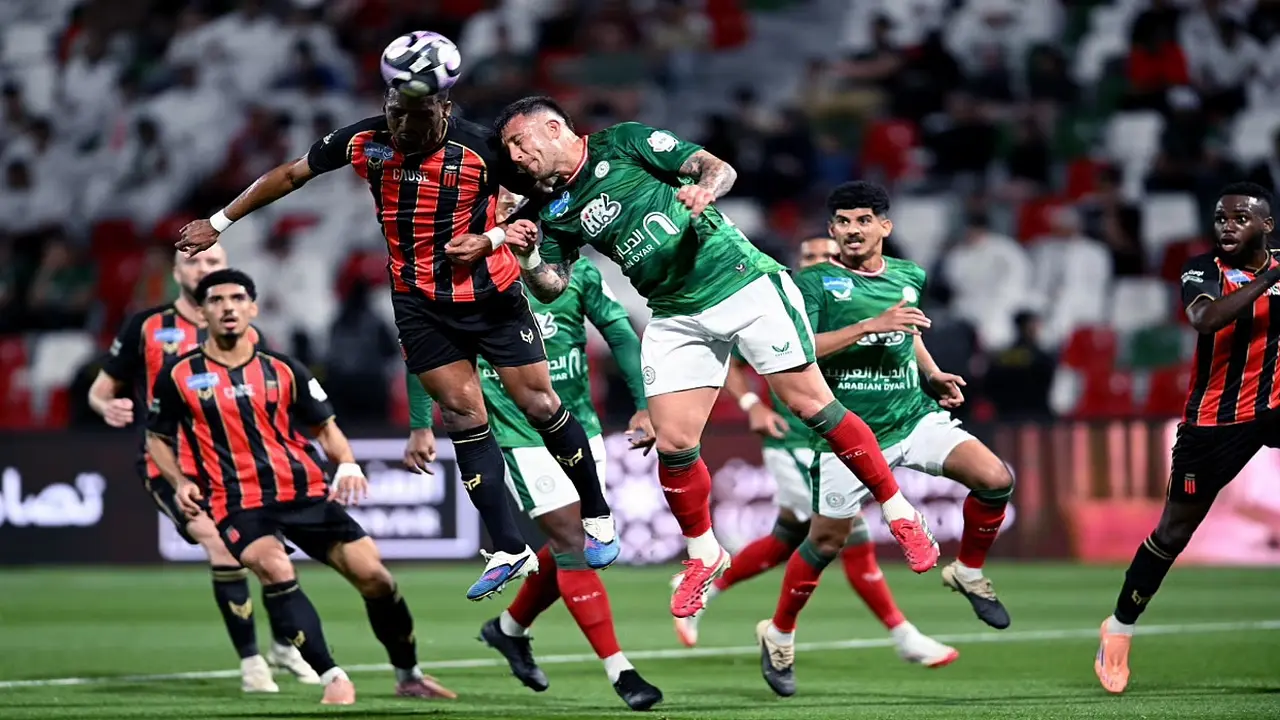 الرياض يخطف فوزًا مثيرًا من الاتفاق في جولة دوري روشن السعودي